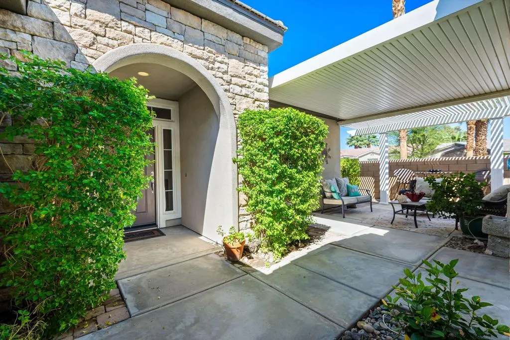 60119 Honeysuckle Street, La Quinta, California 92253 home-pic-5